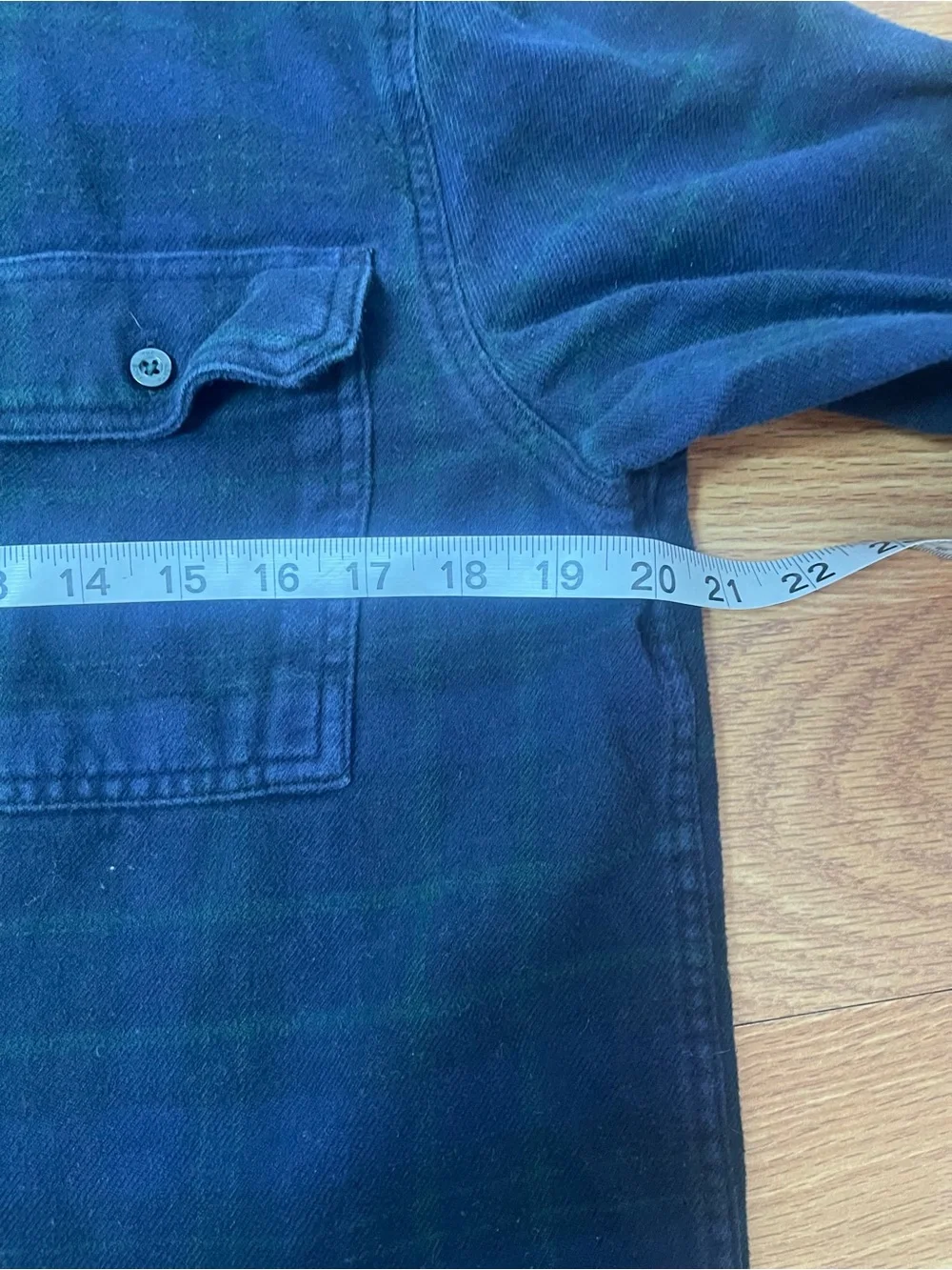 The north face  long-sleeve button-down shirt size M